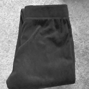 All black sweatpants